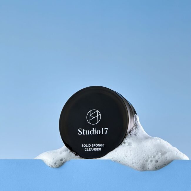 images_2FStudio17_2F8809724701062_2Flarge_2FBrush-_26_20Puff_20Cleanser.jpg